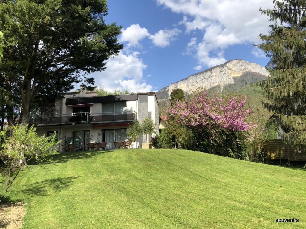 Au Pied Du Vercors Est Permis La Riviere (Isere)